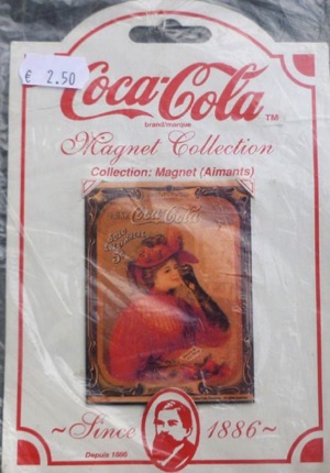 9379-2 € 2,50 coca cola ijzeren magneet  6x8cm ( 1x op kaart)